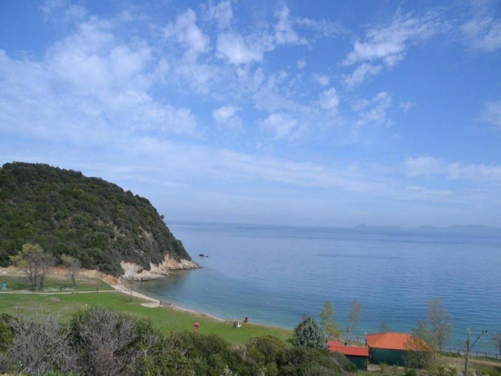 Katevi Luxury Seafront Villa 伊里斯斯 外观 照片