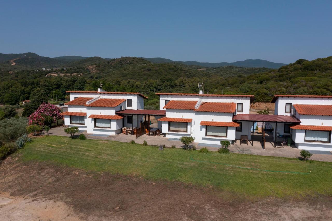 Katevi Luxury Seafront Villa 伊里斯斯 外观 照片